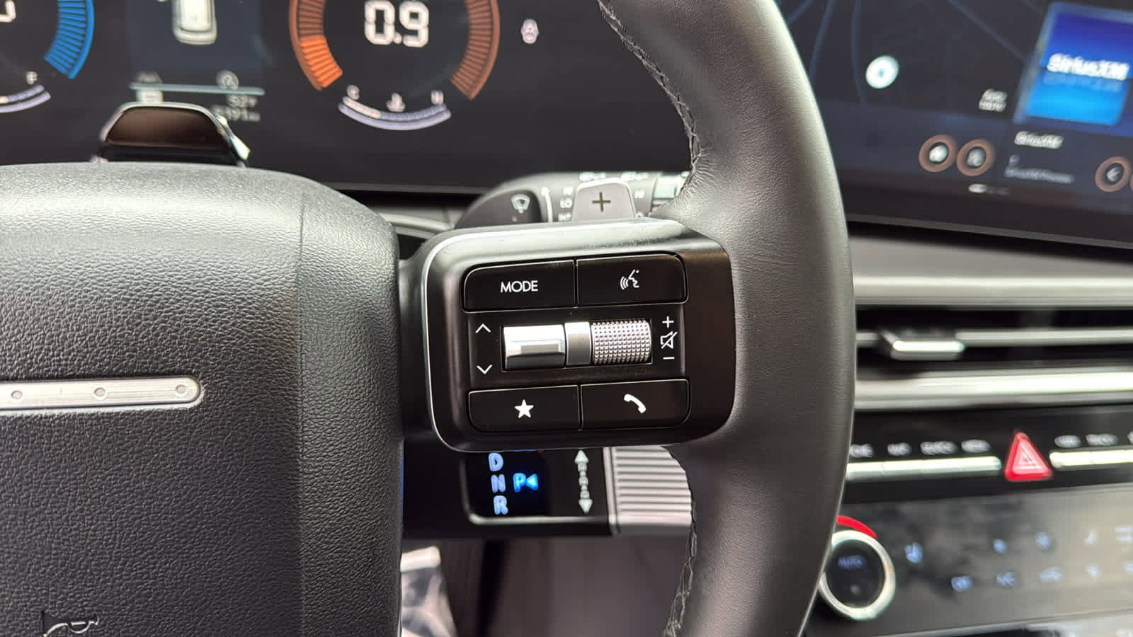 Used 2025 Hyundai Santa Fe XRT image 16