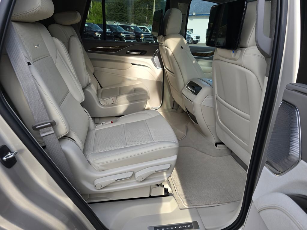 Used 2023 Cadillac Escalade Premium Luxury Platinum w/ LPO, Radiant Package AWD/4WD image 14
