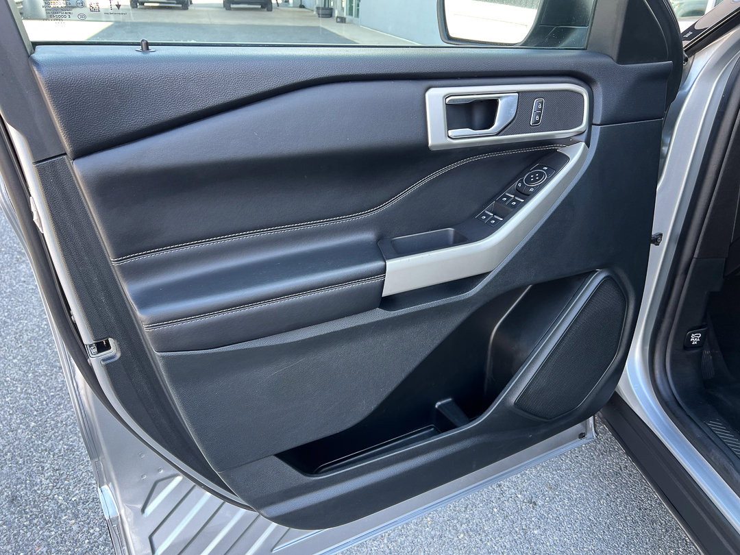 Used 2023 Ford Explorer XLT w/ Equipment Group 202A image 15
