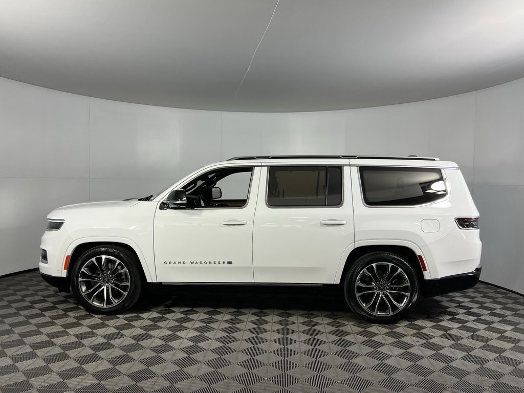 Used 2024 Jeep Grand Wagoneer Series III w/ Rear Seat Video Group 1 image 10