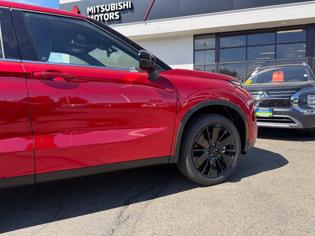New 2026 Mitsubishi Outlander LE FWD image 13