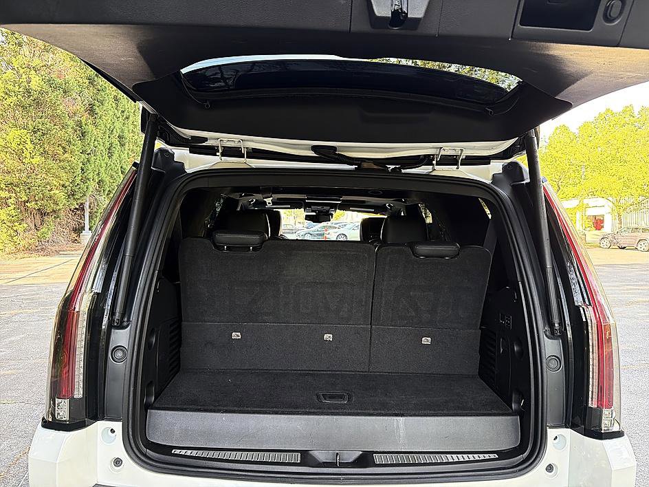 Used 2016 Cadillac Escalade Platinum image 23