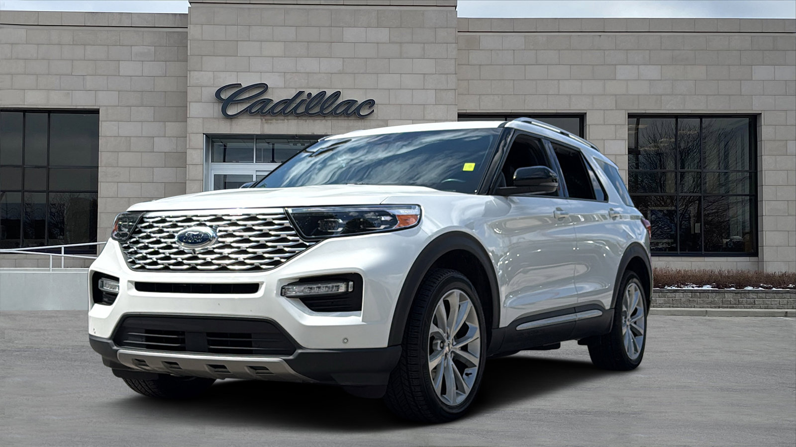 Used 2022 Ford Explorer Platinum w/ Equipment Group 601A AWD/4WD image 5