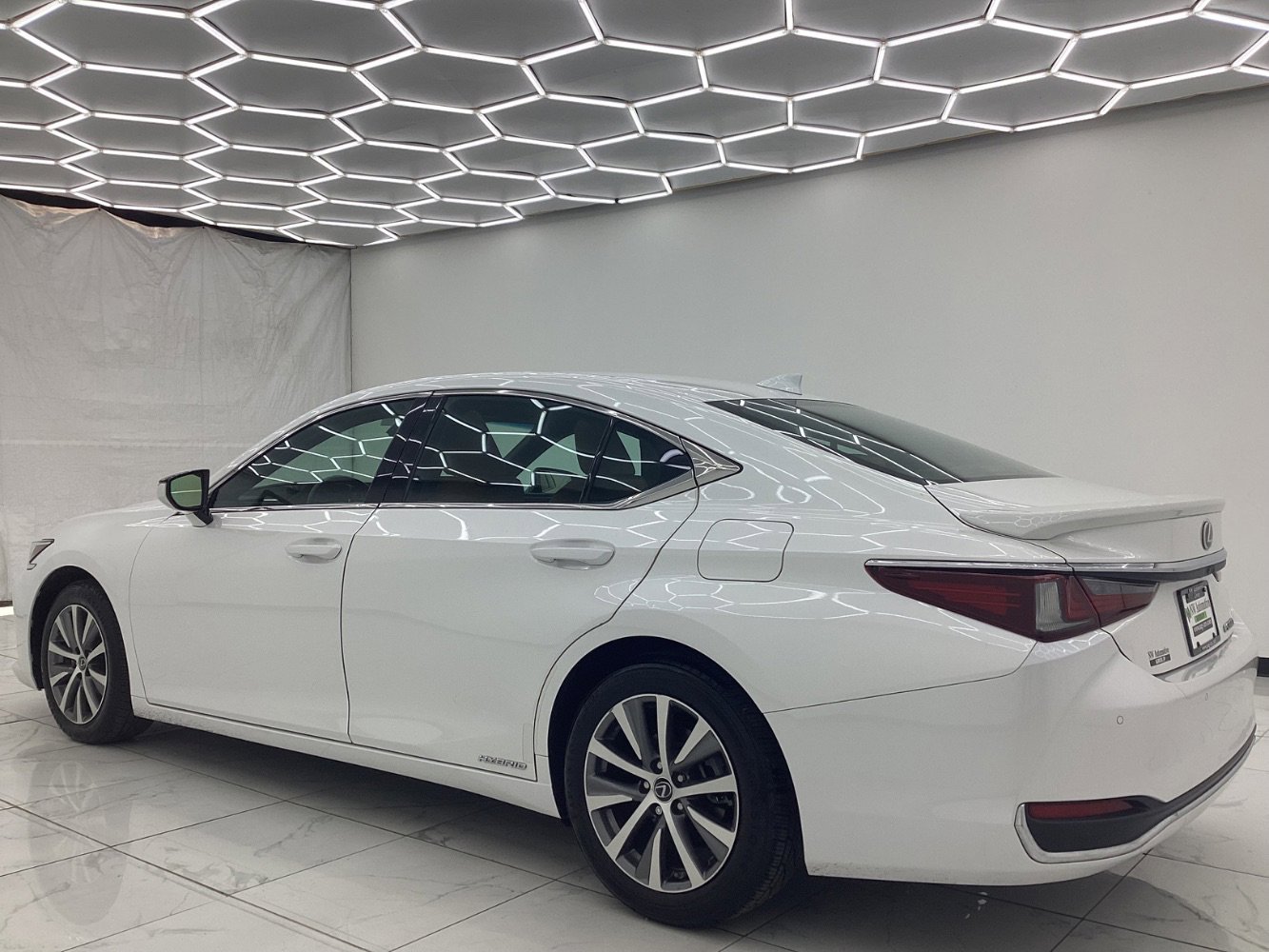 Used 2020 Lexus ES 300h w/ Premium Package image 11