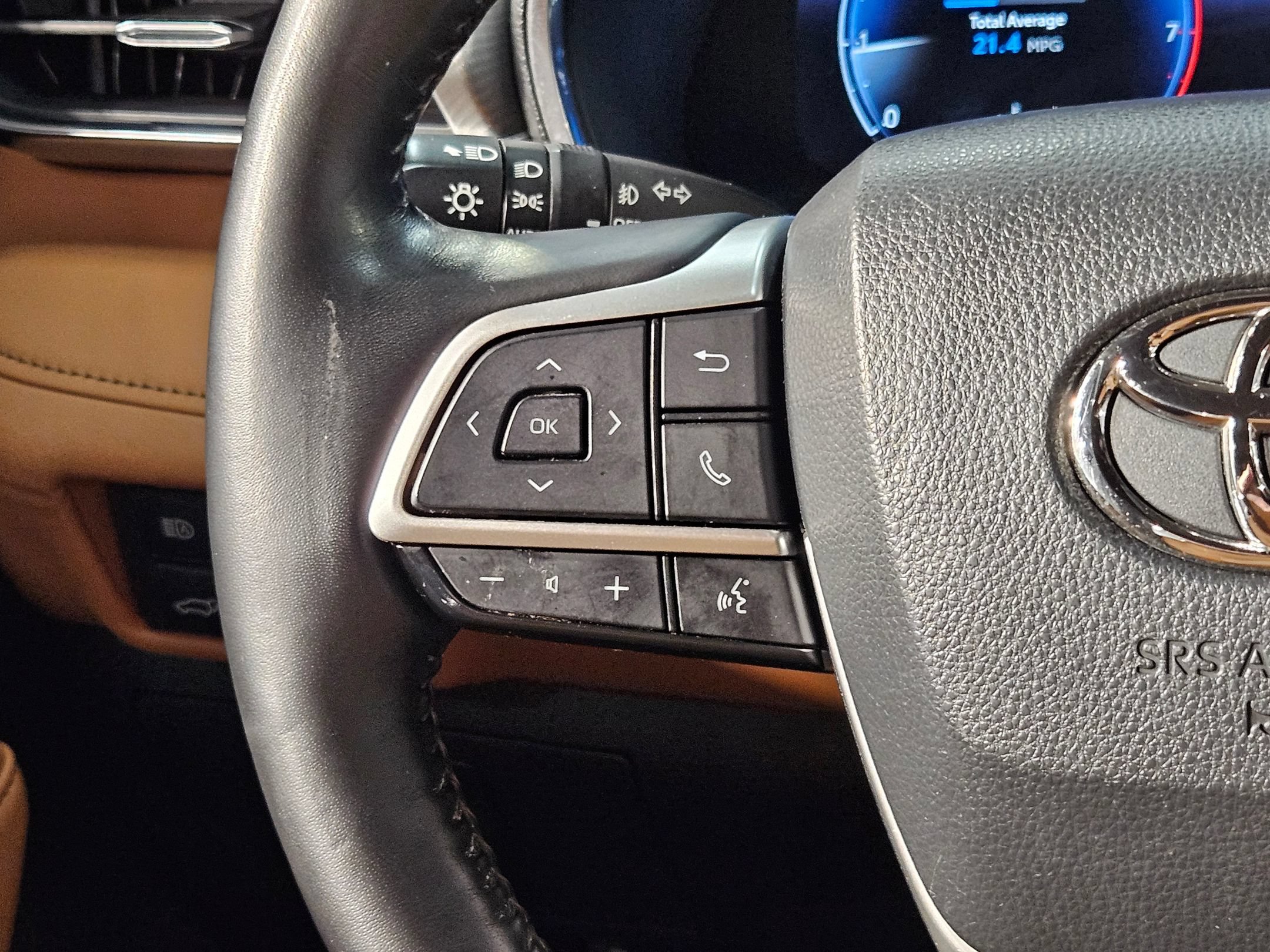 Used 2023 Toyota Highlander Platinum FWD image 28