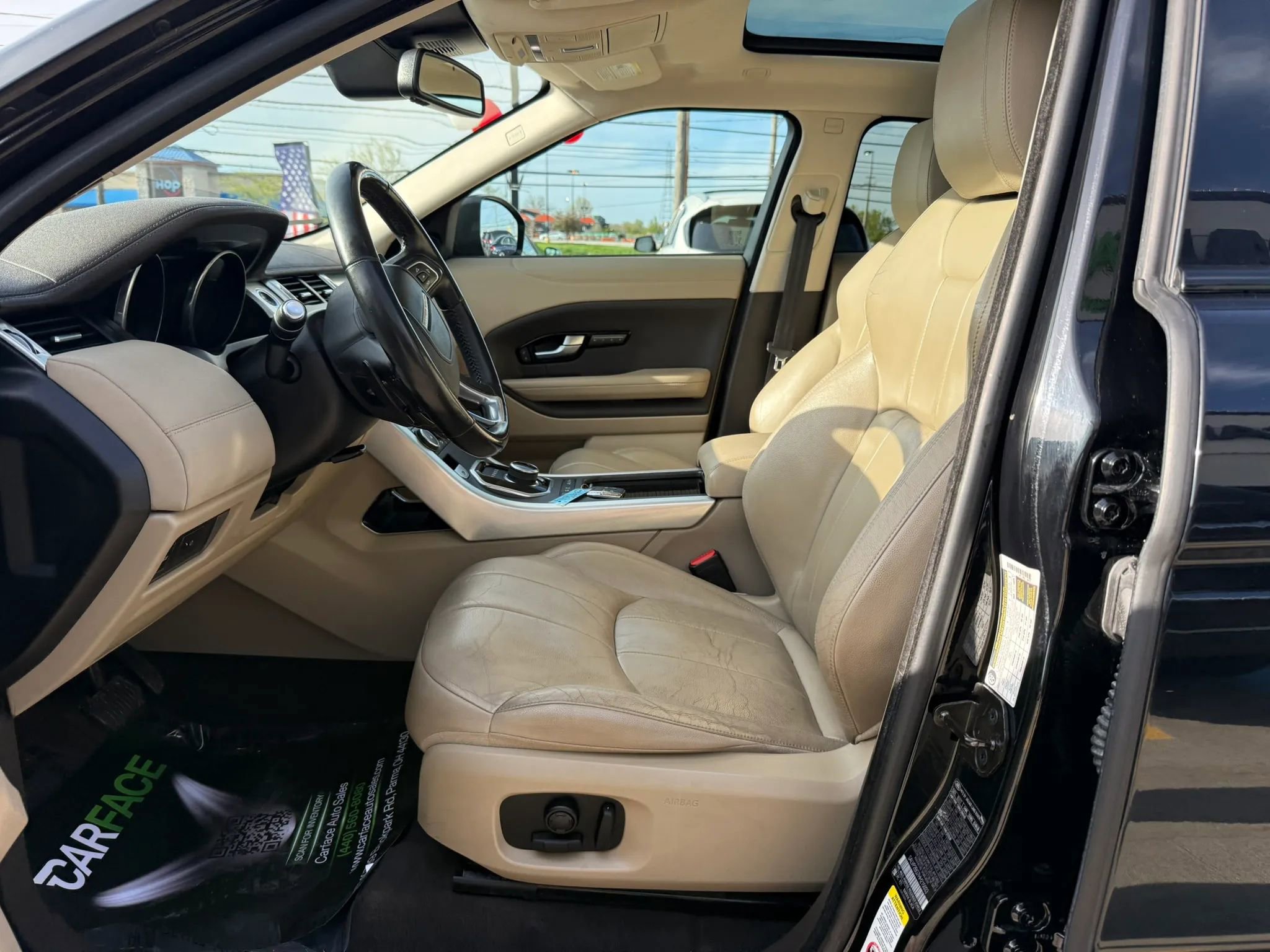 Used 2017 Land Rover Range Rover Evoque SE AWD/4WD image 20