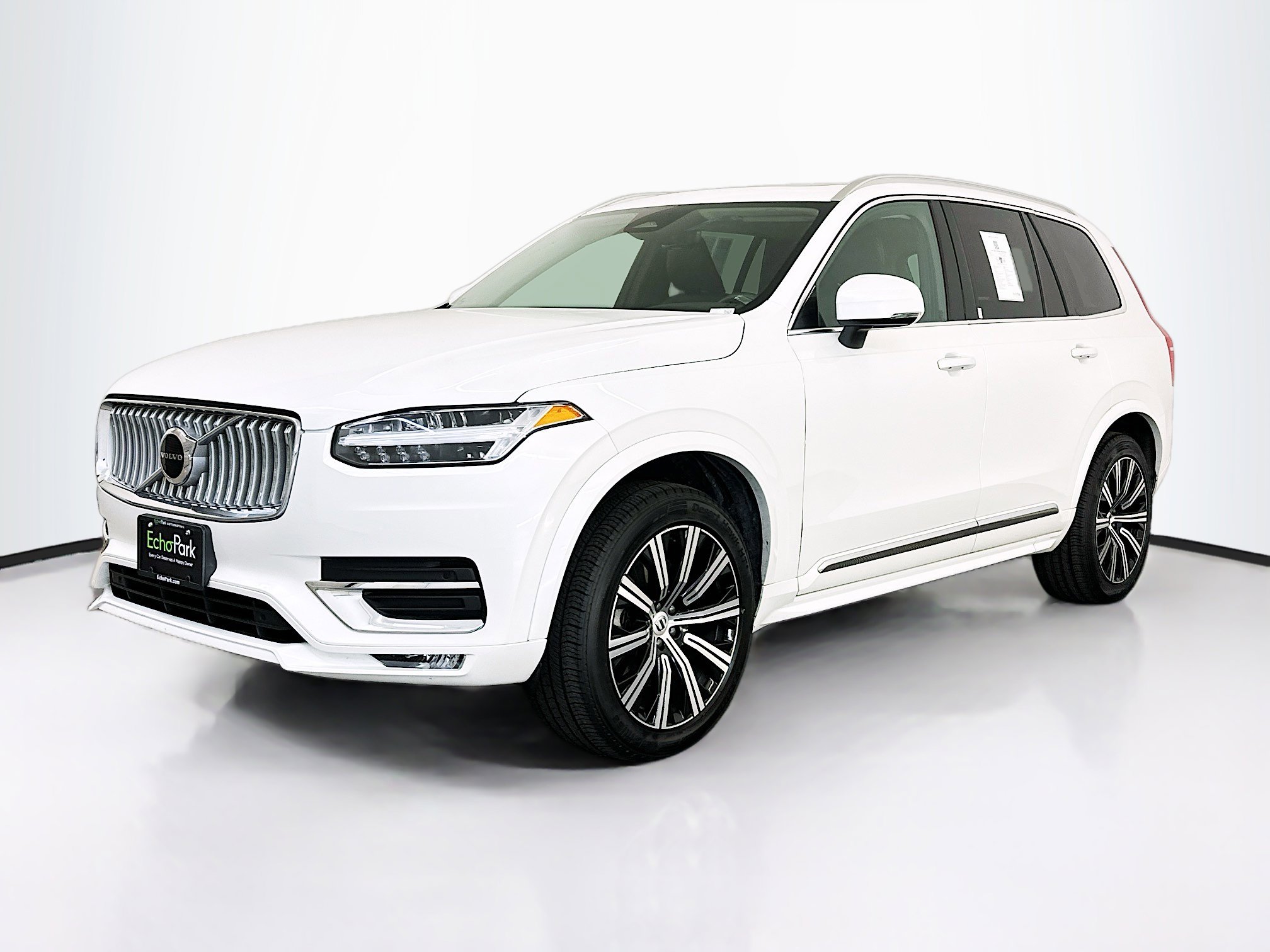 Used 2025 Volvo XC90 B5 Core image 3