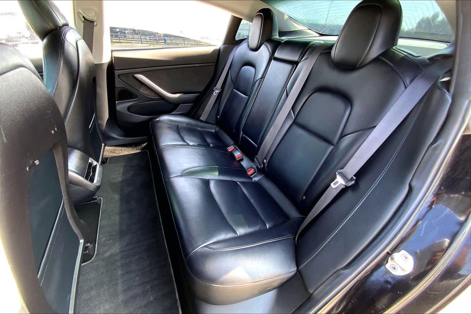 Used 2018 Tesla Model 3 Long Range RWD image 19
