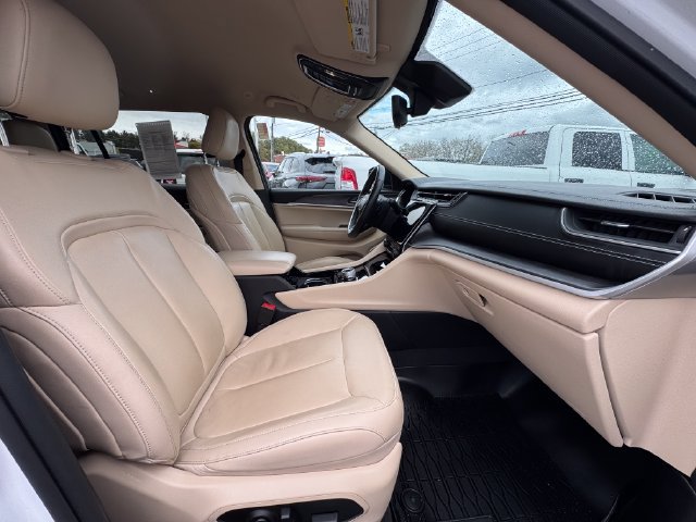 Used 2021 Jeep Grand Cherokee L Limited AWD/4WD image 5
