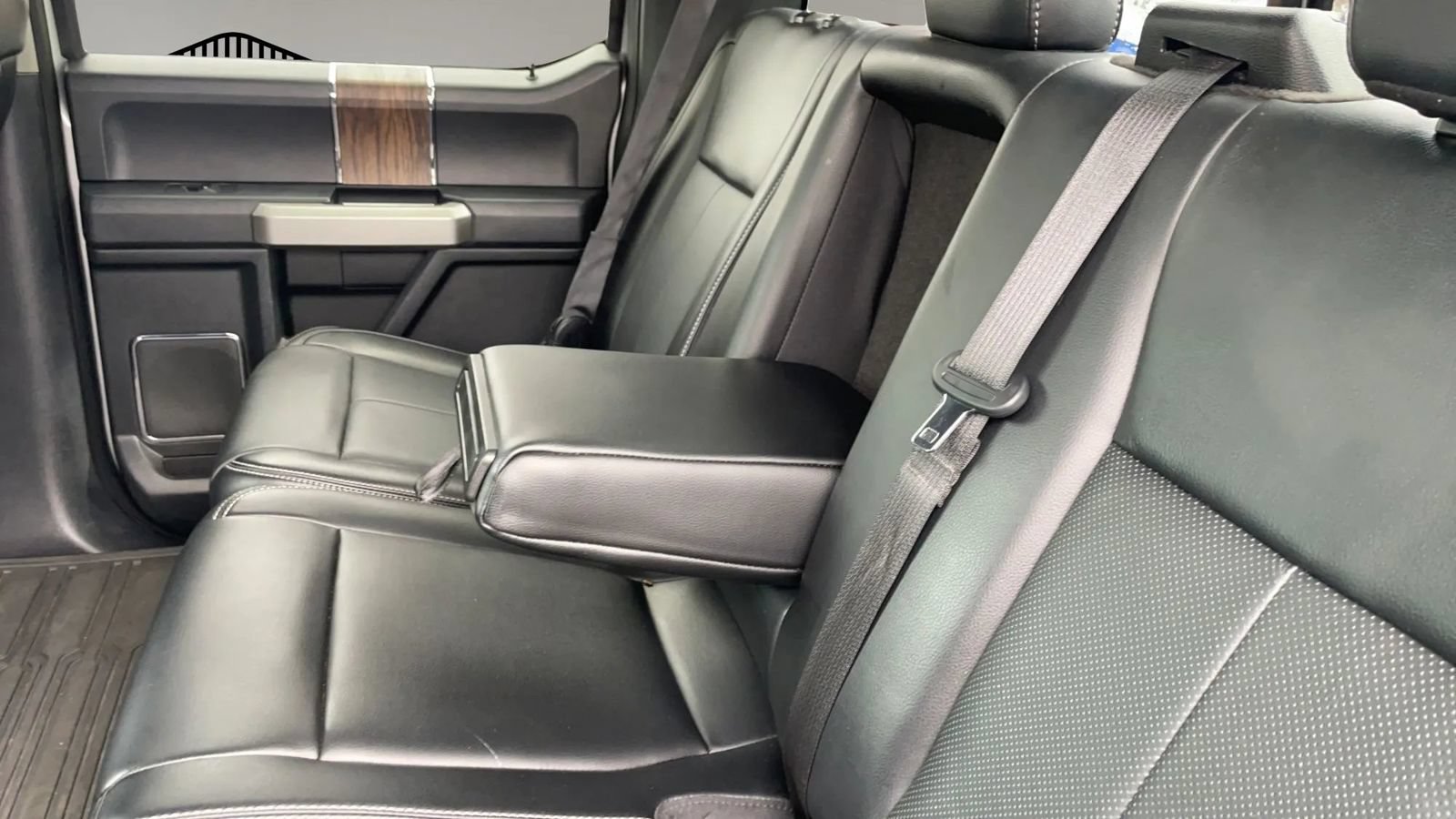 Used 2019 Ford F150 Lariat w/ Equipment Group 502A Luxury AWD/4WD image 34