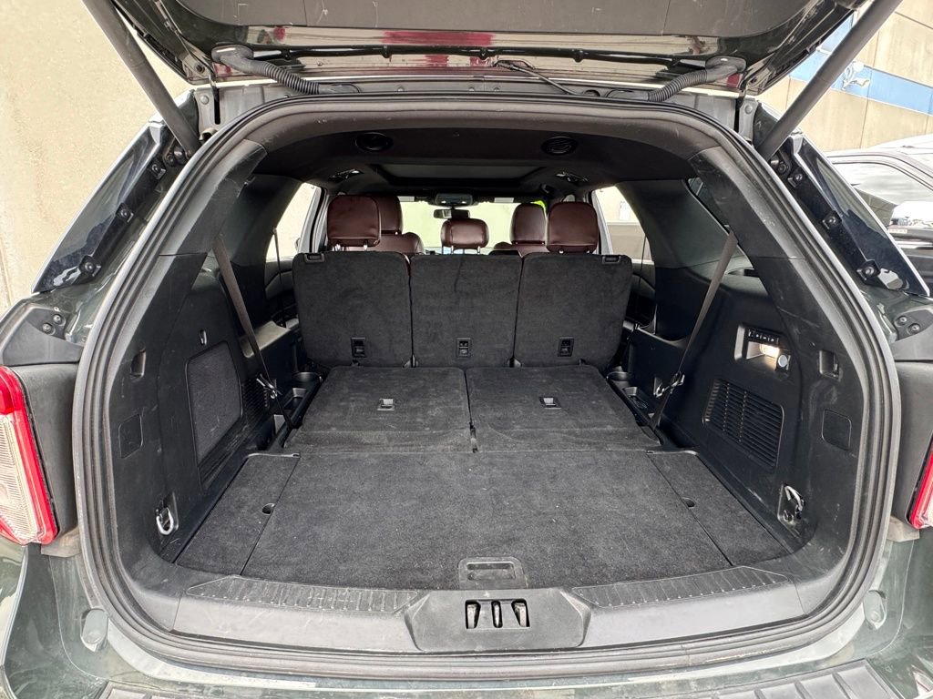 Used 2024 Ford Explorer Platinum w/ Technology Package image 35