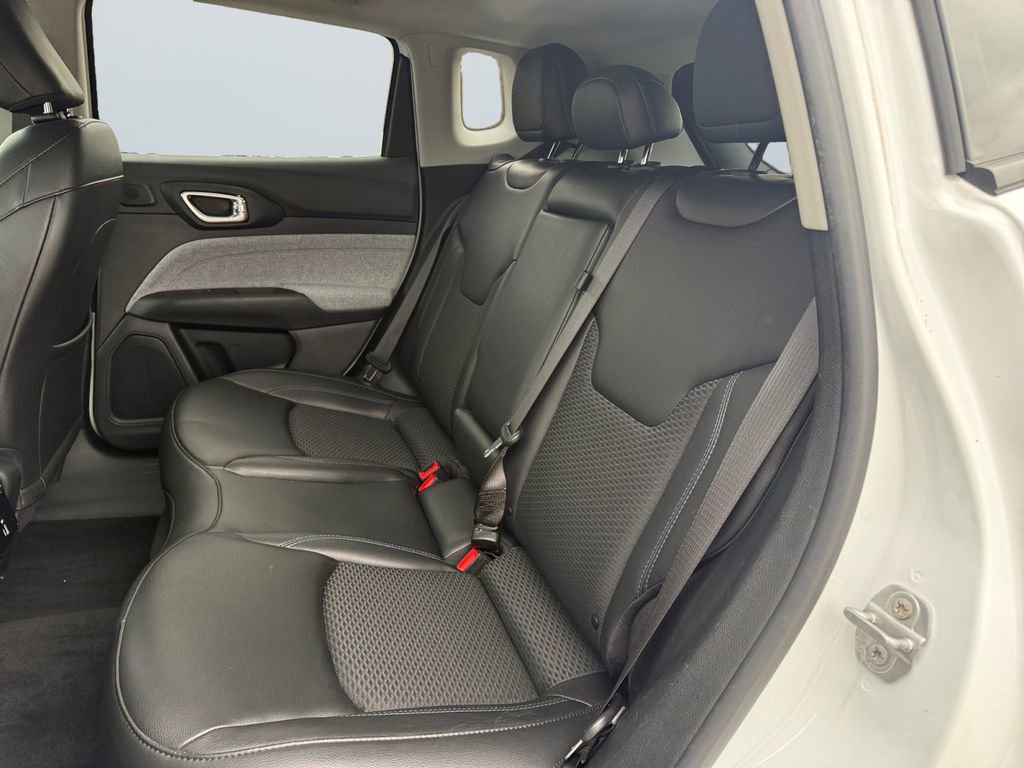 Used 2022 Jeep Compass Latitude w/ Sun and Sound Group AWD/4WD image 14