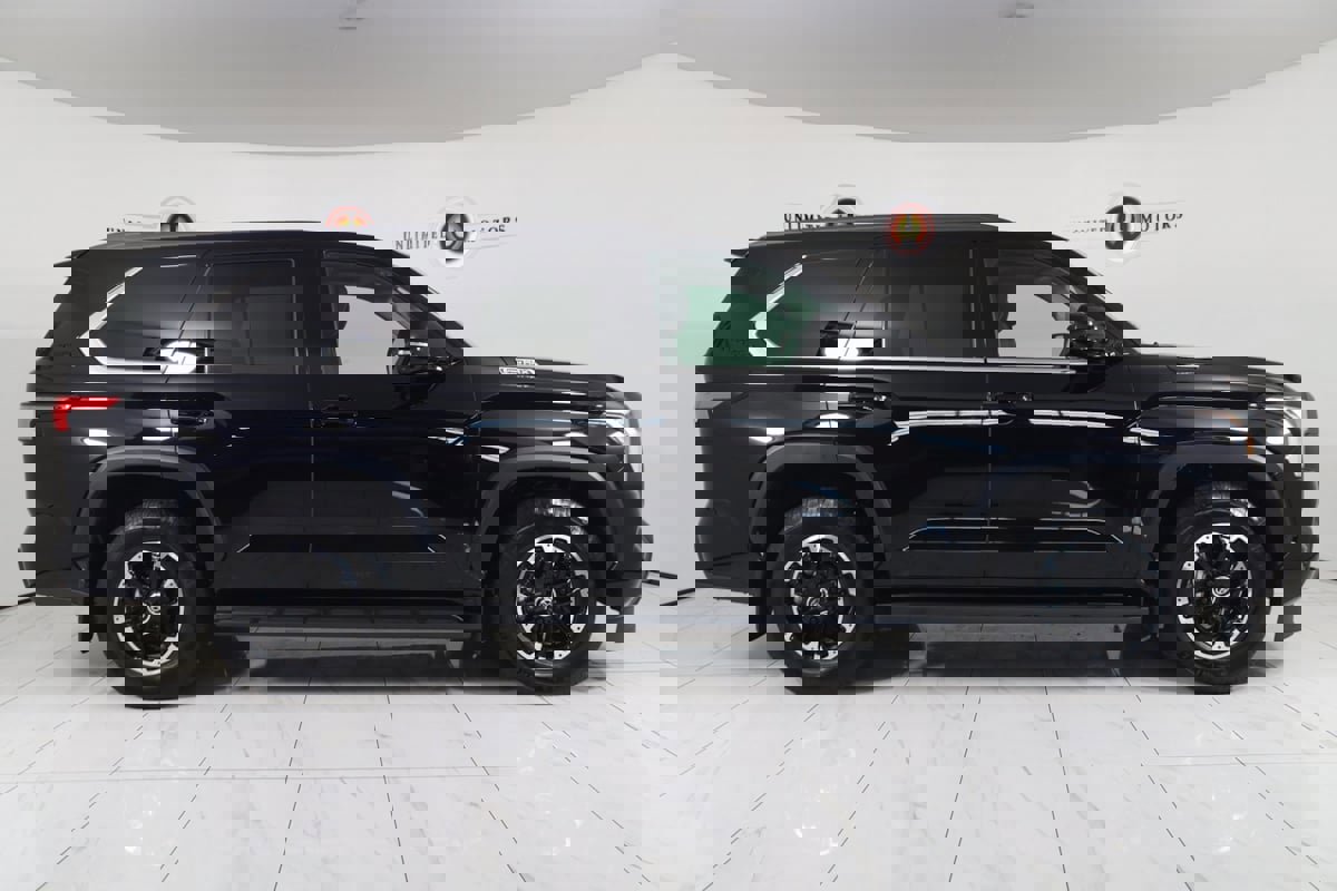 Used 2024 Toyota Sequoia Limited image 2