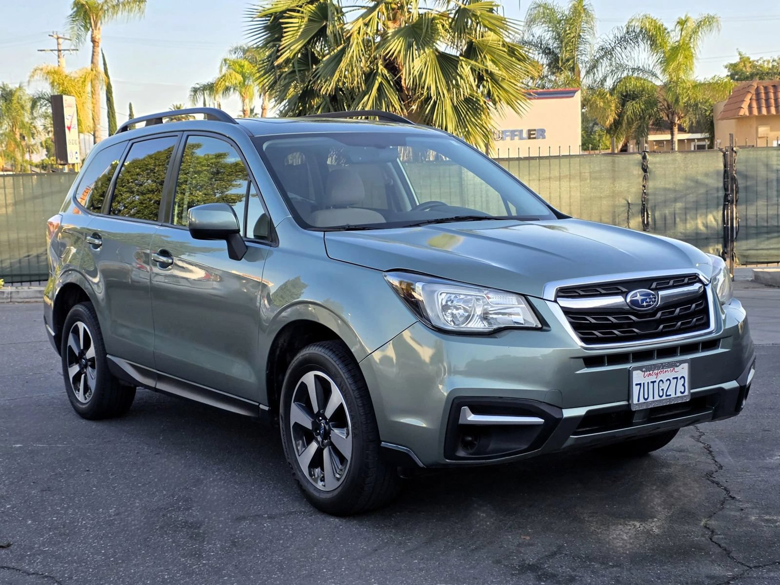 Used 2017 Subaru Forester 2.5i Premium w/ All-Weather Package AWD/4WD image 2