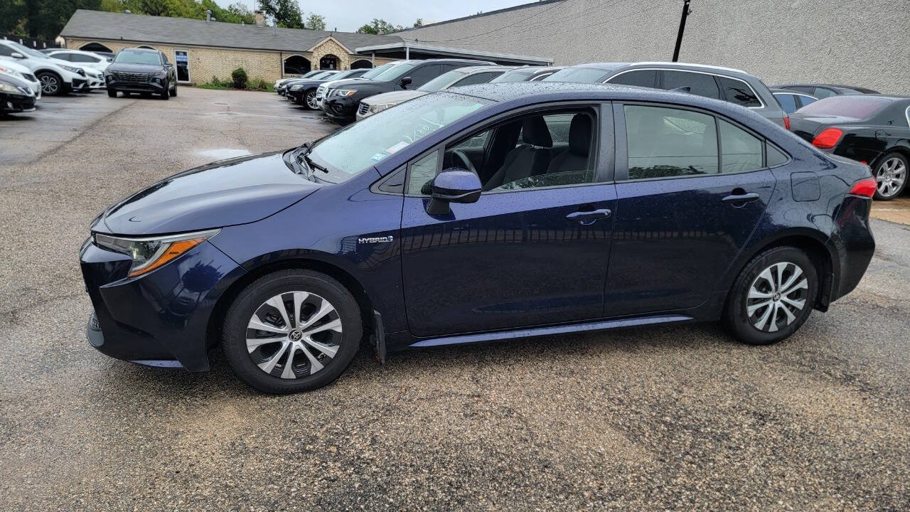 Used 2020 Toyota Corolla LE FWD image 1