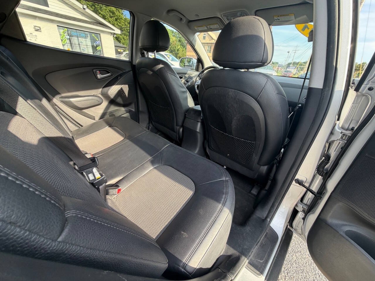 Used 2011 Hyundai Tucson GLS AWD/4WD image 16