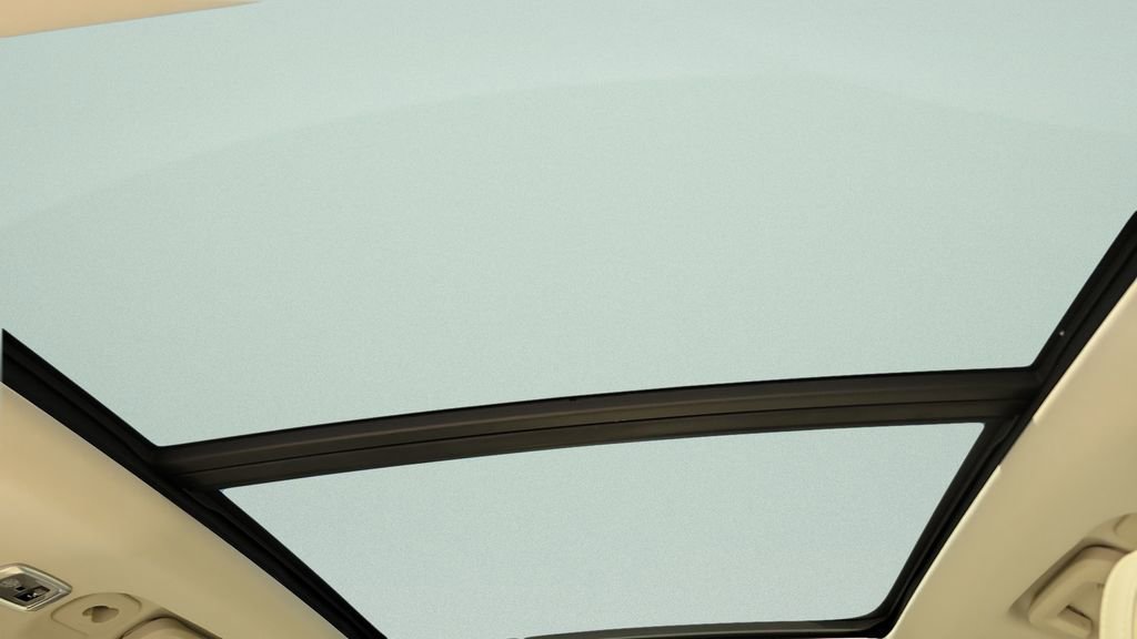 Used 2018 Volvo XC90 T6 Momentum w/ Convenience Package image 18