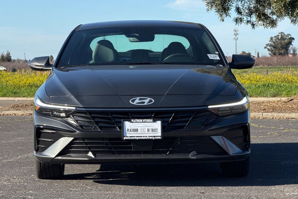 New 2026 Hyundai Elantra Limited FWD image 6