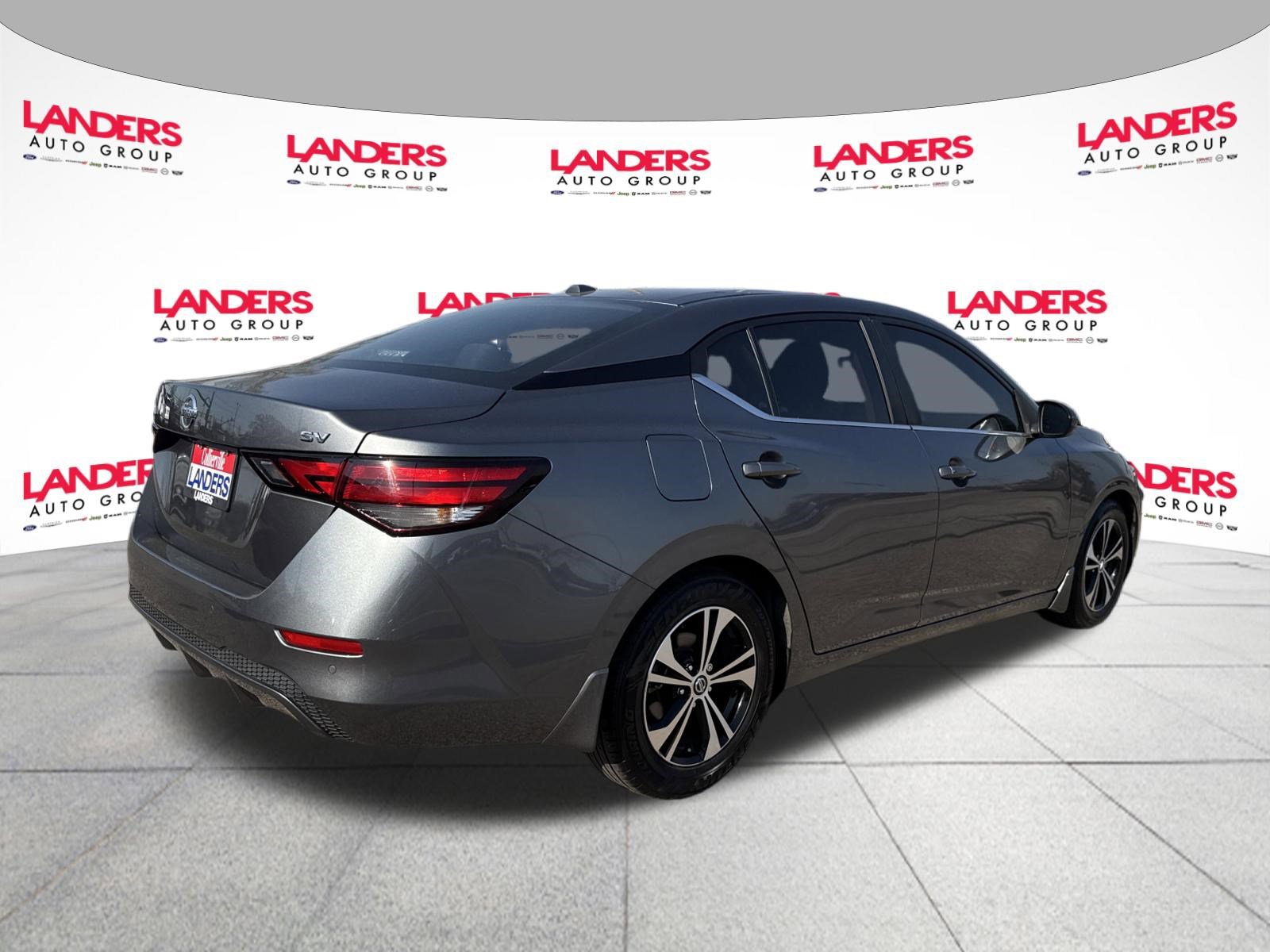 Used 2022 Nissan Sentra SV image 3