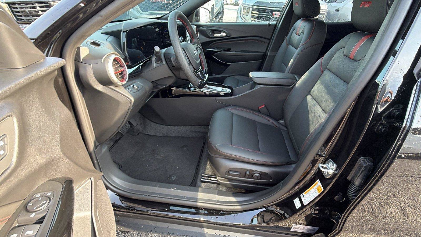 New 2026 Chevrolet Trax RS w/ Sunroof Package FWD image 18
