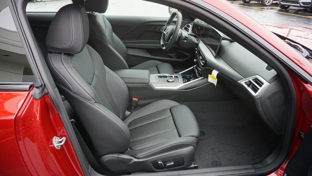 Used 2025 BMW 230i xDrive Coupe w/ Convenience Package image 9