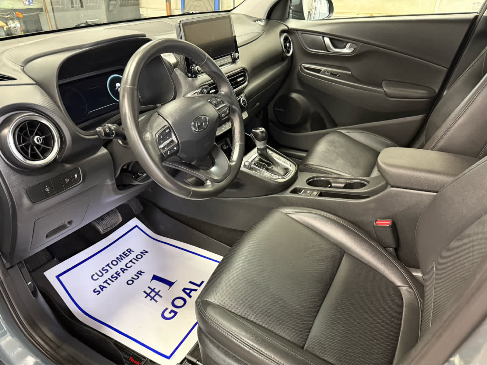 Used 2022 Hyundai Kona Limited w/ Cargo Package AWD/4WD image 9