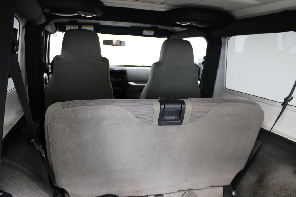 Used 2005 Jeep Wrangler Unlimited AWD/4WD image 14