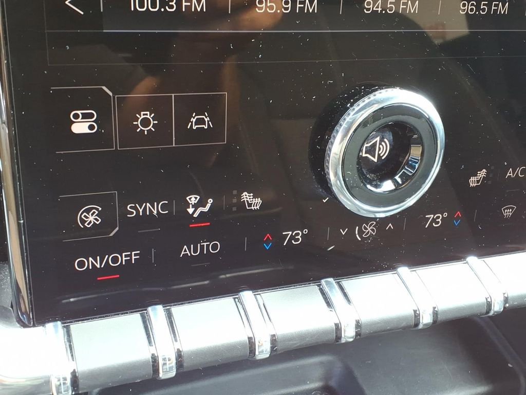 Used 2025 GMC Acadia Elevation image 16