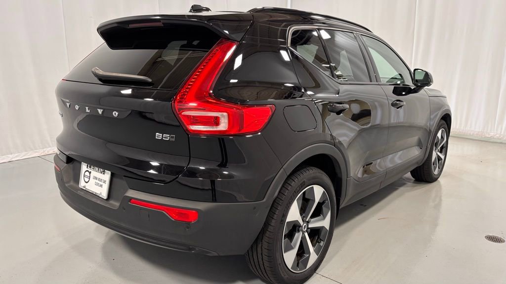 Certified 2025 Volvo XC40 B5 Plus image 9