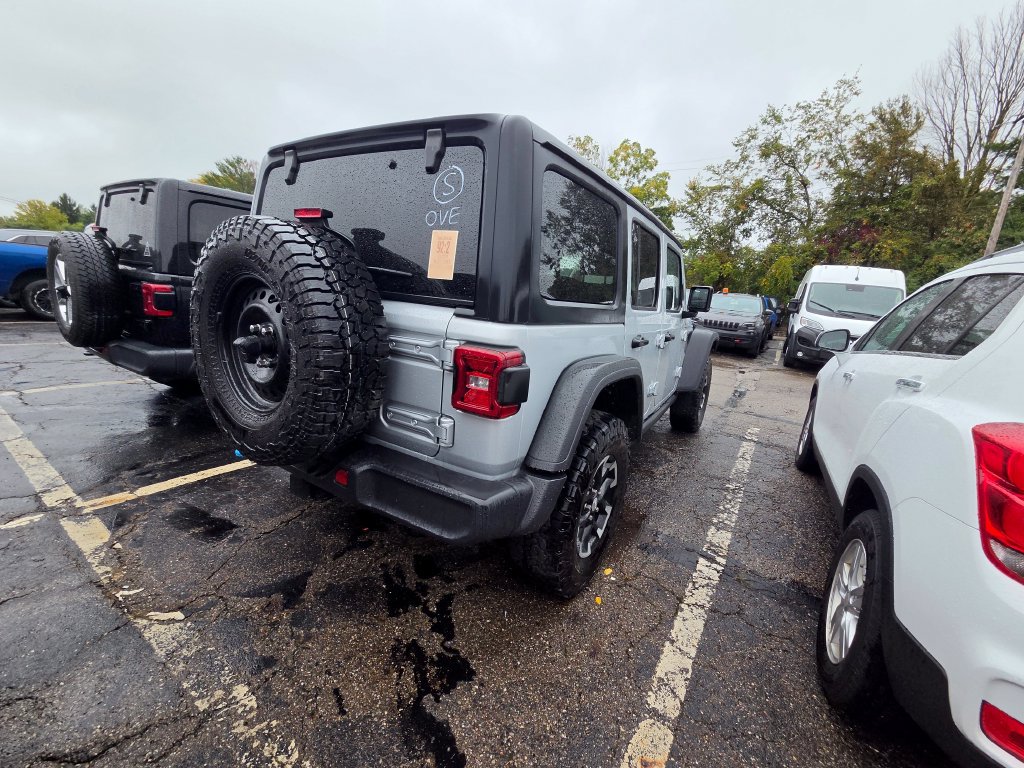 Used 2024 Jeep Wrangler Unlimited Rubicon 4xe AWD/4WD image 7