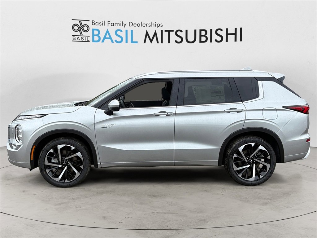 New 2025 Mitsubishi Outlander SEL image 2