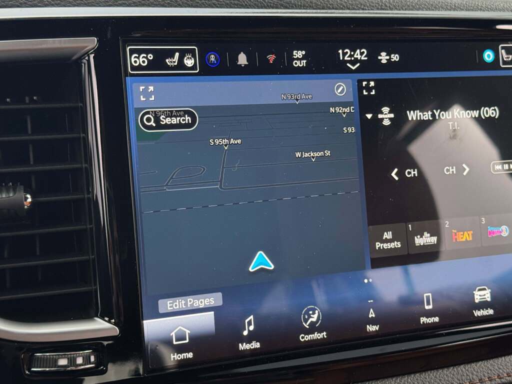 New 2026 Chrysler Pacifica Pinnacle w/ Trailer Tow Group image 35