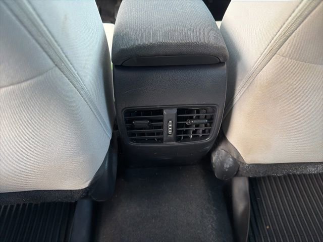 Used 2022 Toyota Corolla Cross L image 16