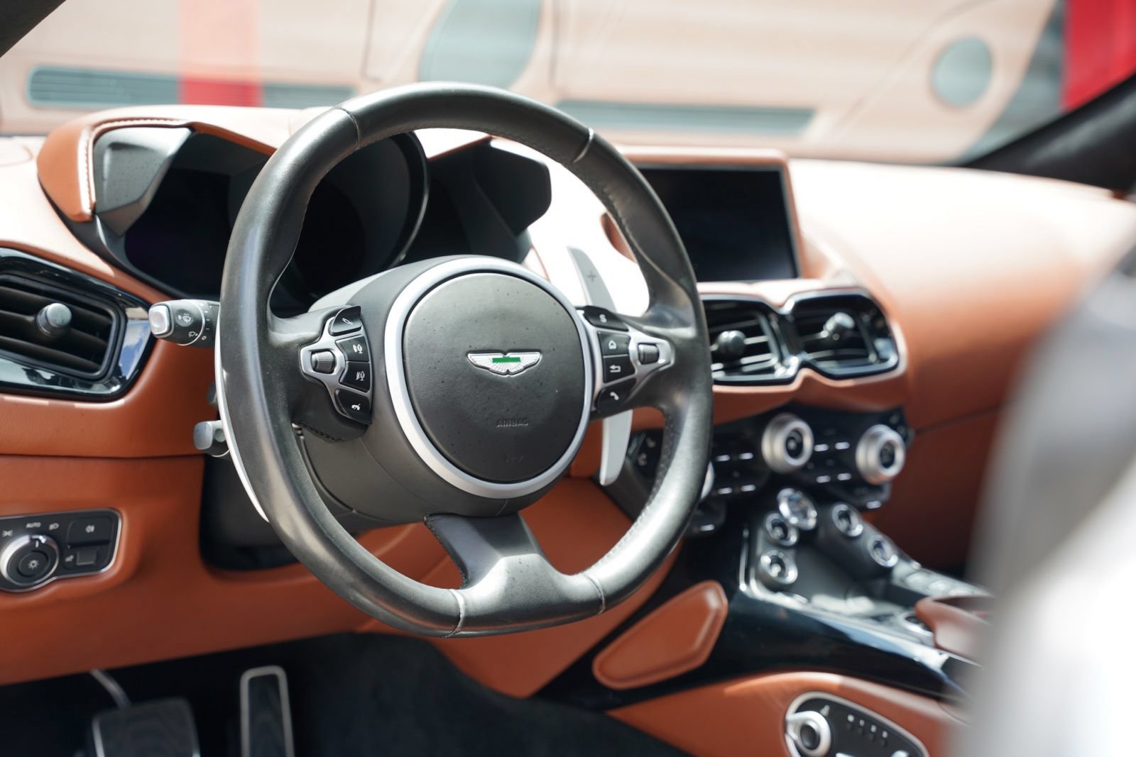 Used 2020 Aston Martin V8 Vantage Coupe RWD image 17