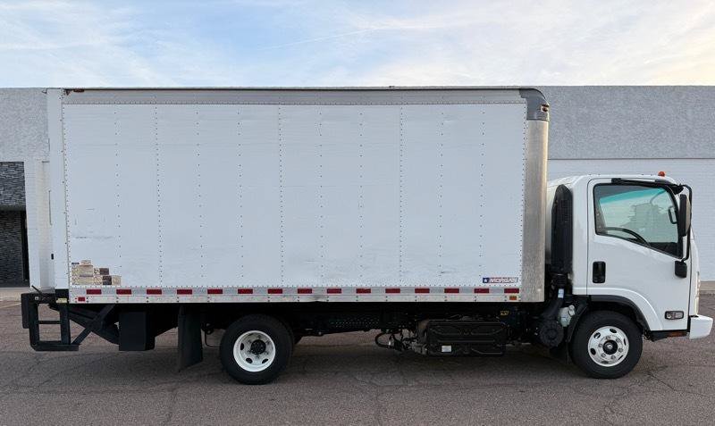 Used 2023 Isuzu NPR RWD image 4