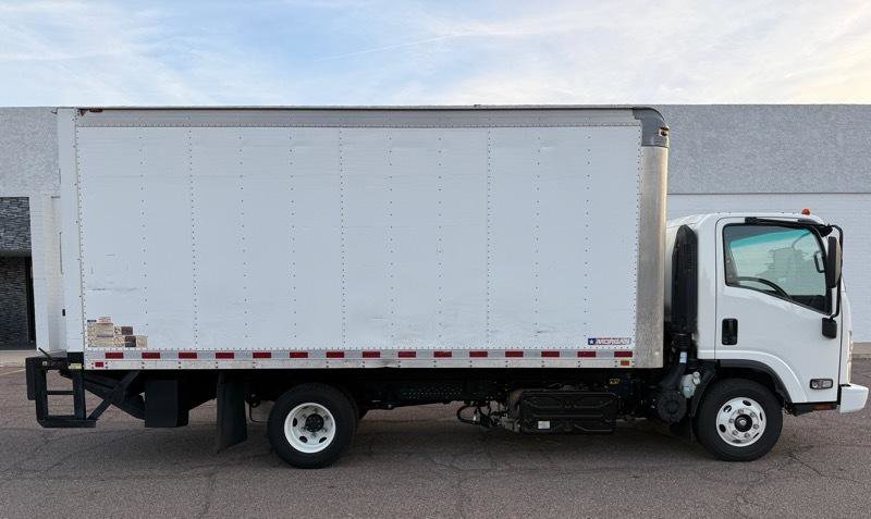 Used 2023 Isuzu NPR image 4