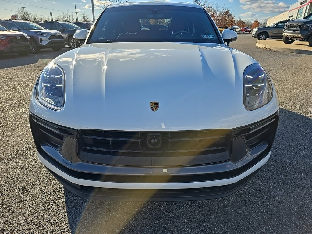 Used 2023 Porsche Macan Turbo image 2