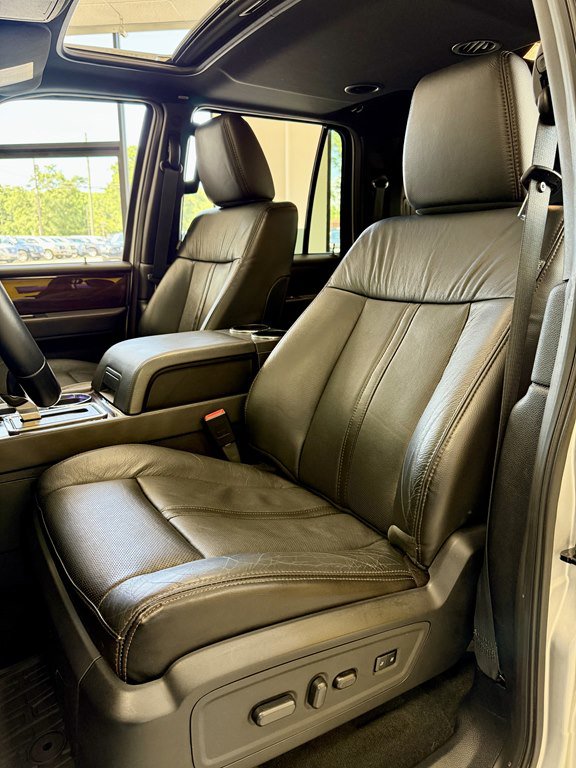 Used 2017 Lincoln Navigator L Reserve AWD/4WD image 14