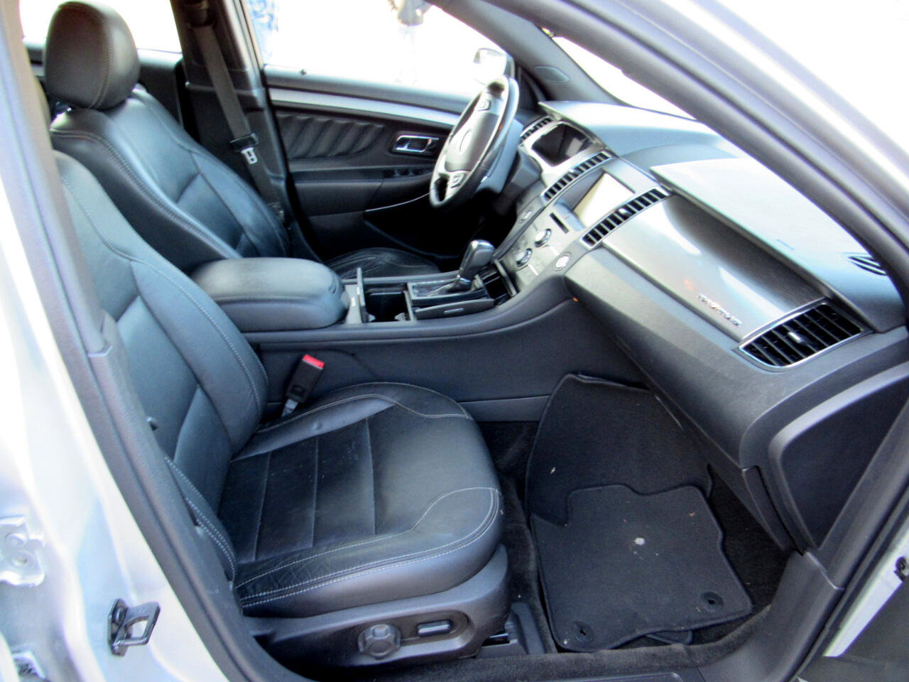 Used 2015 Ford Taurus SEL w/ Equipment Group 201A image 8