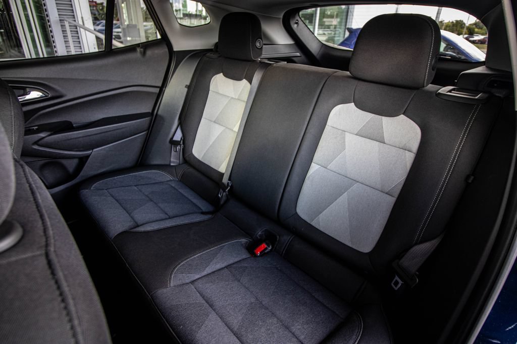 Used 2024 Chevrolet Trax LS FWD image 25