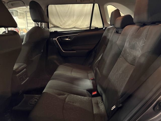 Used 2021 Toyota RAV4 XLE w/ XLE Grade Weather Package AWD/4WD image 19