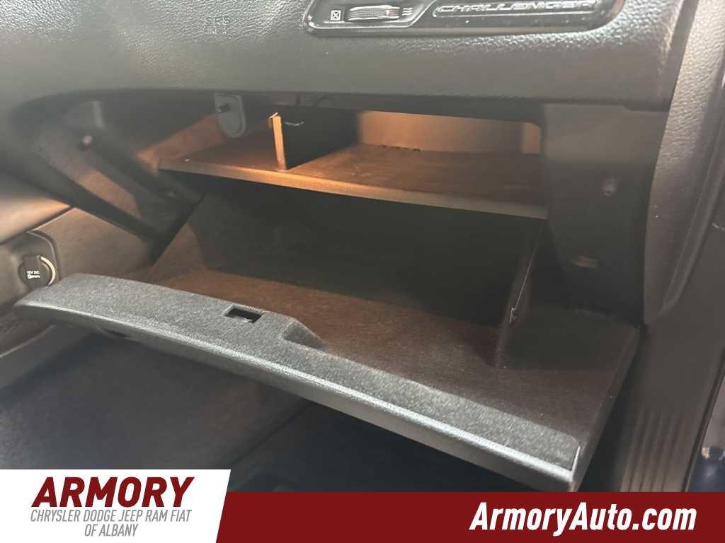 Used 2015 Dodge Challenger R/T Plus image 31