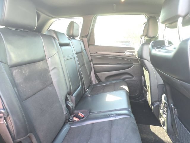 Used 2019 Jeep Grand Cherokee Altitude AWD/4WD image 16