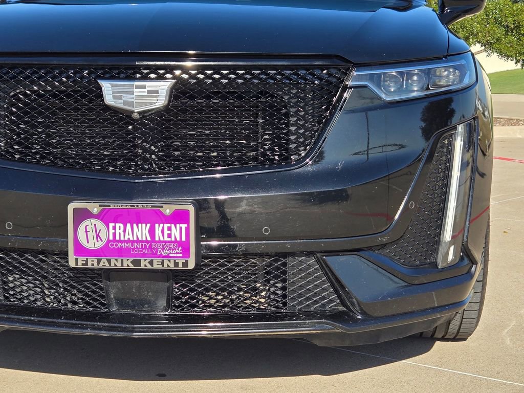 Used 2021 Cadillac XT6 Sport w/ LPO, ONYX Package image 6