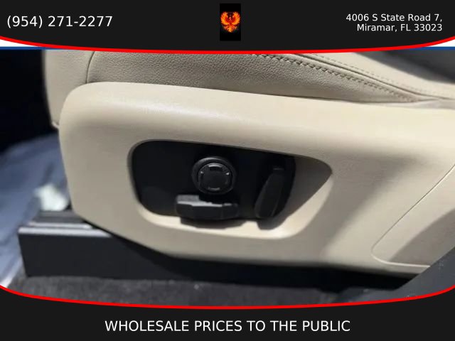 Used 2019 Land Rover Discovery SE AWD/4WD image 19