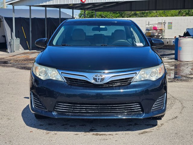Used 2014 Toyota Camry LE image 2