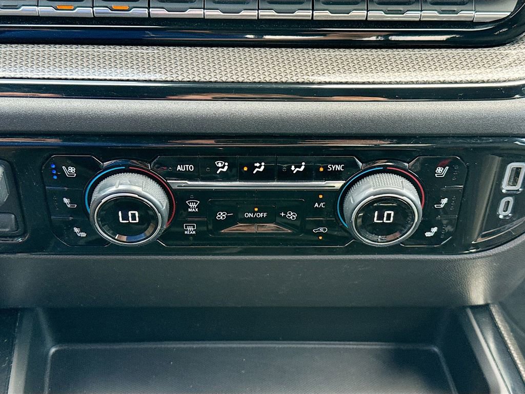 Used 2024 Chevrolet Silverado 1500 ZR2 w/ Technology Package image 16