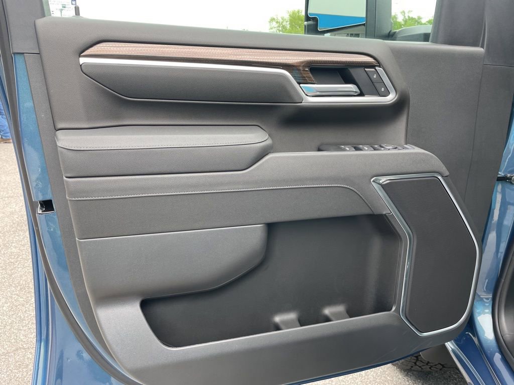 New 2026 Chevrolet Silverado 2500 LT w/ All Star Edition AWD/4WD image 5