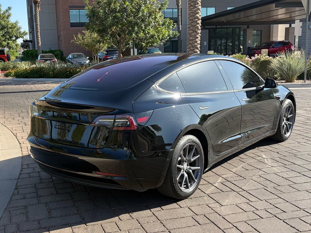 Used 2018 Tesla Model 3 Mid Range RWD image 3