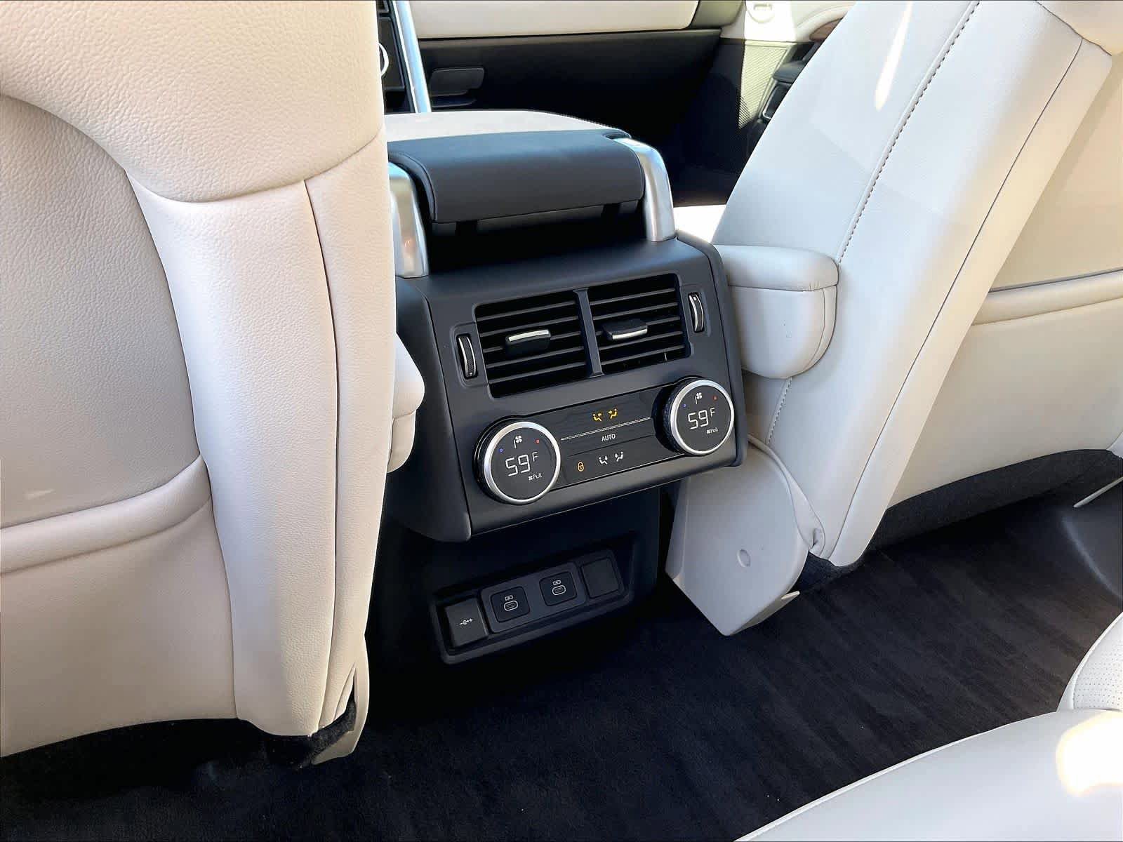 Used 2025 Land Rover Discovery S AWD/4WD image 38